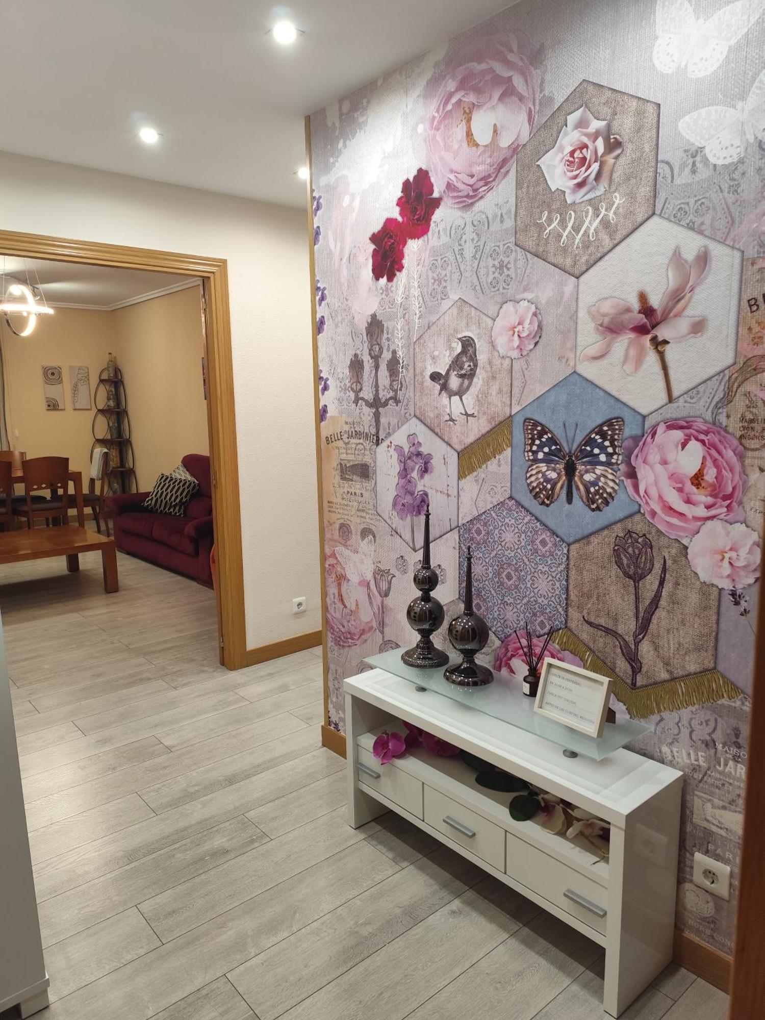 Apartamento De Tres Dormitorios Con Garaje Y Todos Los Servicios Cerca Burgos Exterior photo